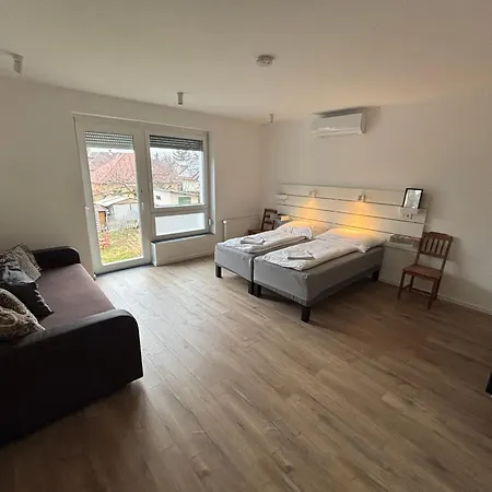 Benjamin * Βουδαπέστη