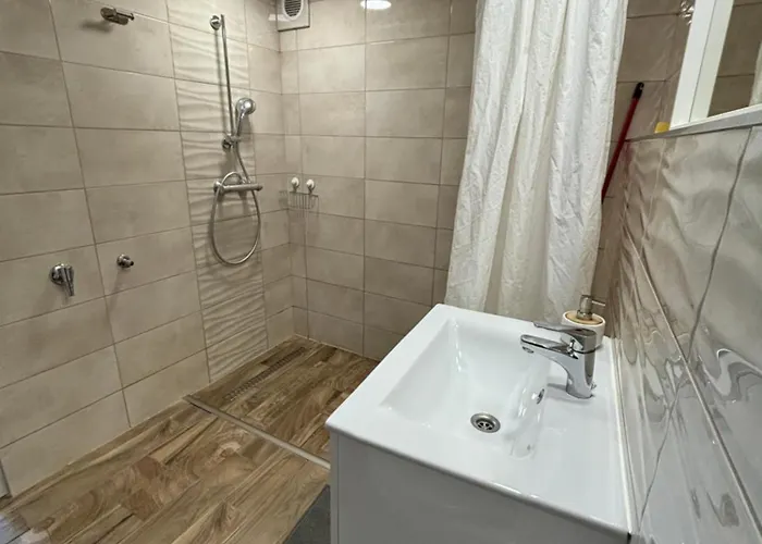 Benjamin * Budapeste